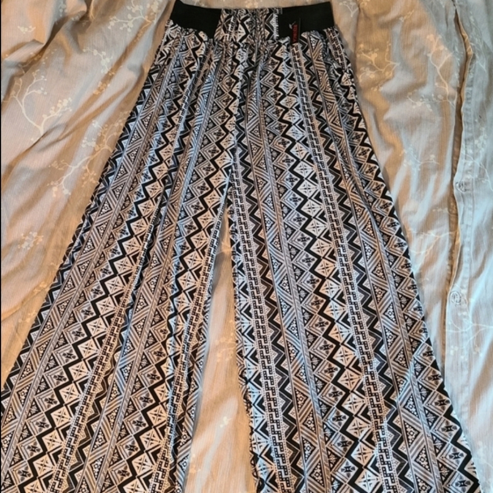 Bijorca Womens Summer pants one size new